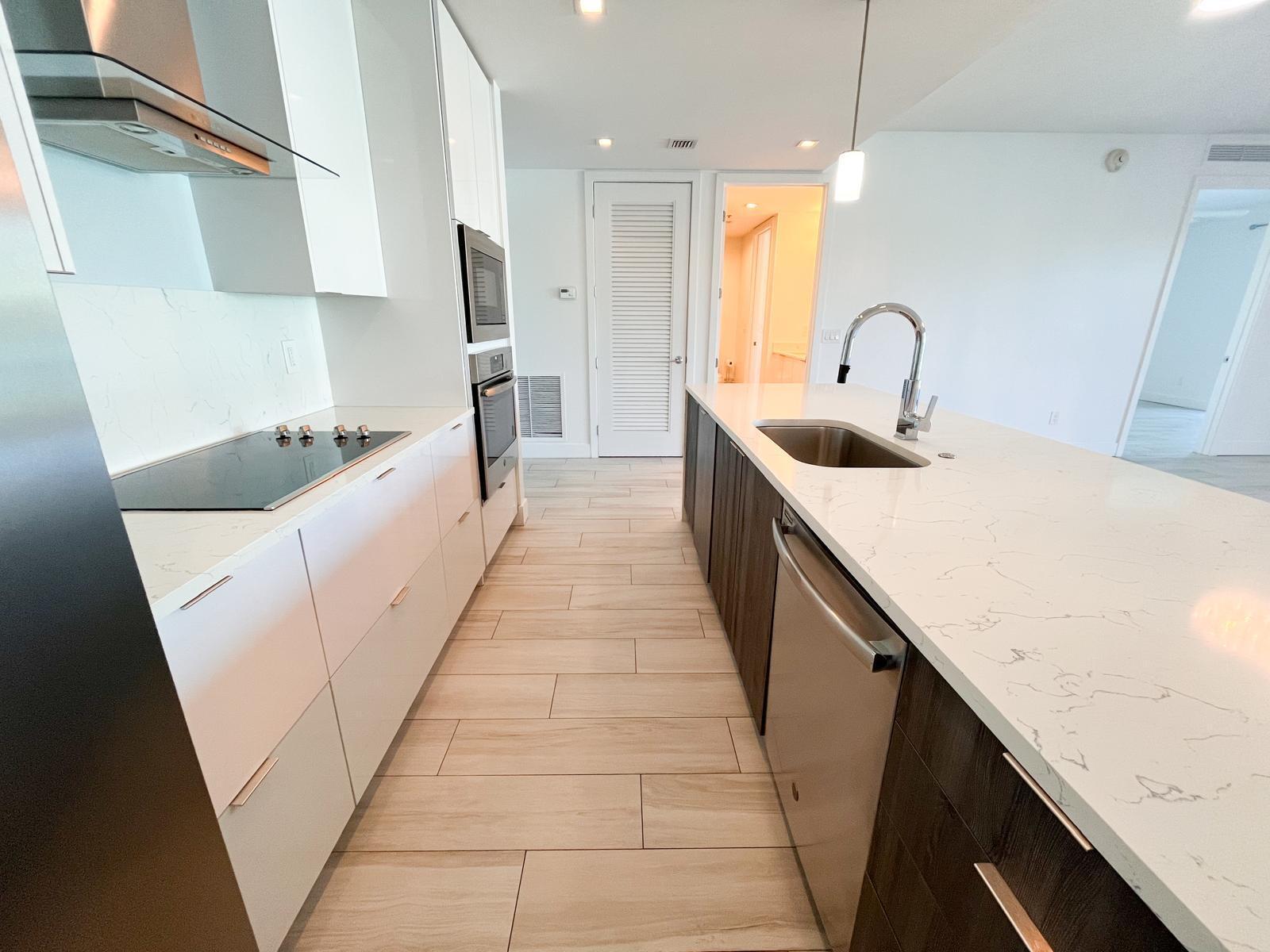 ONE LUXURY CONDO - Residential Lease