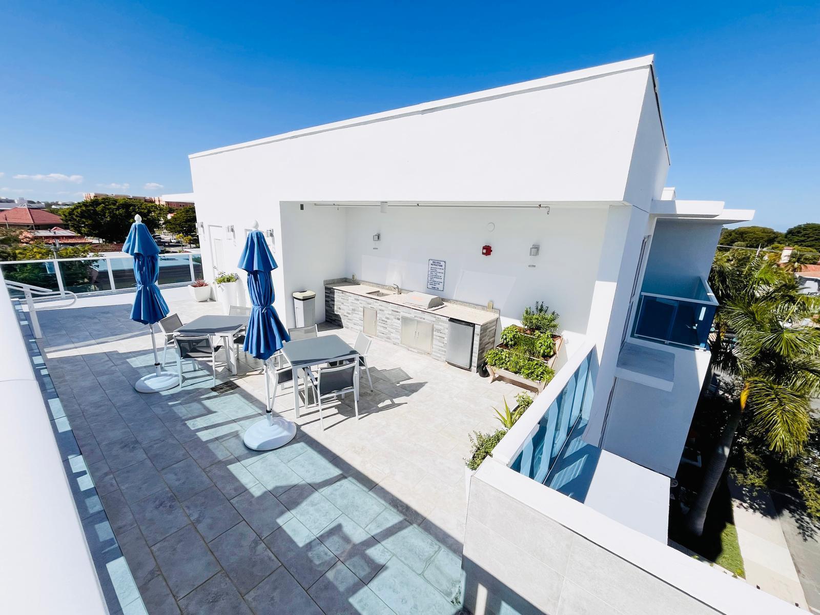 ONE LUXURY CONDO - Residential Lease