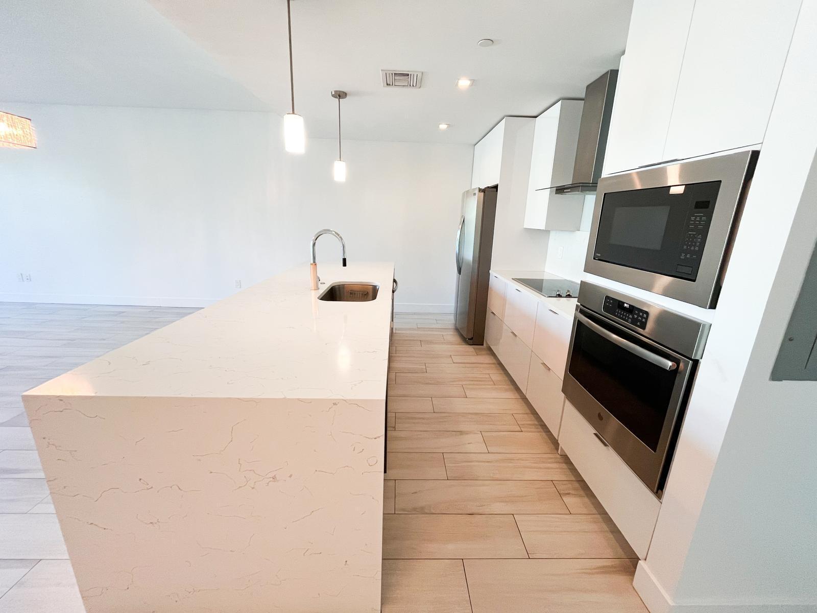 ONE LUXURY CONDO - Residential Lease