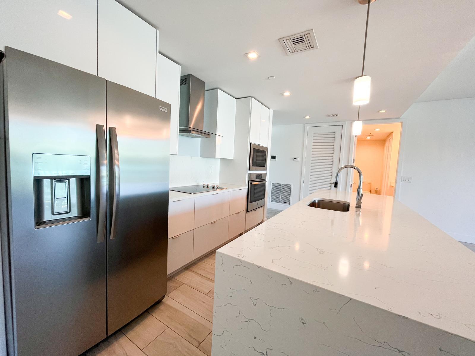 ONE LUXURY CONDO - Residential Lease