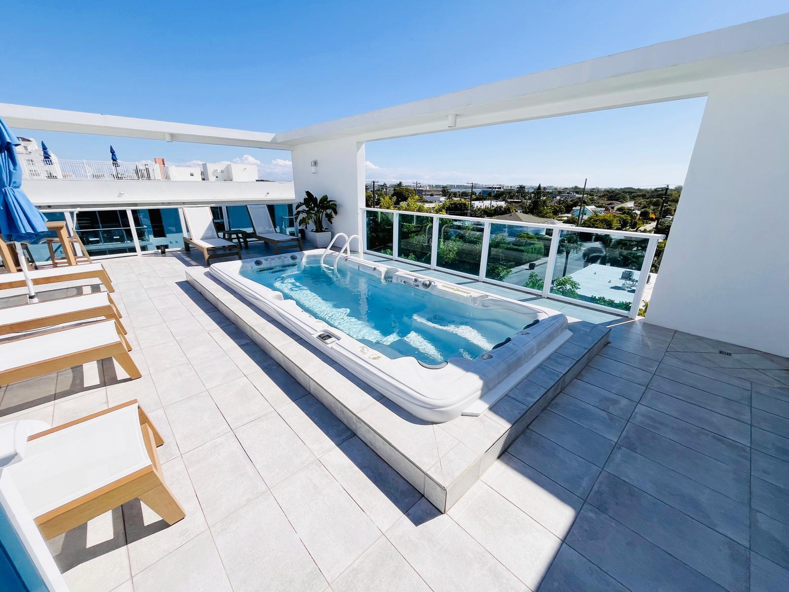 ONE LUXURY CONDO - Residential Lease