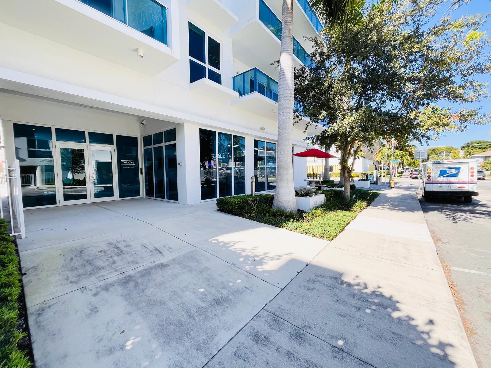 ONE LUXURY CONDO - Residential Lease