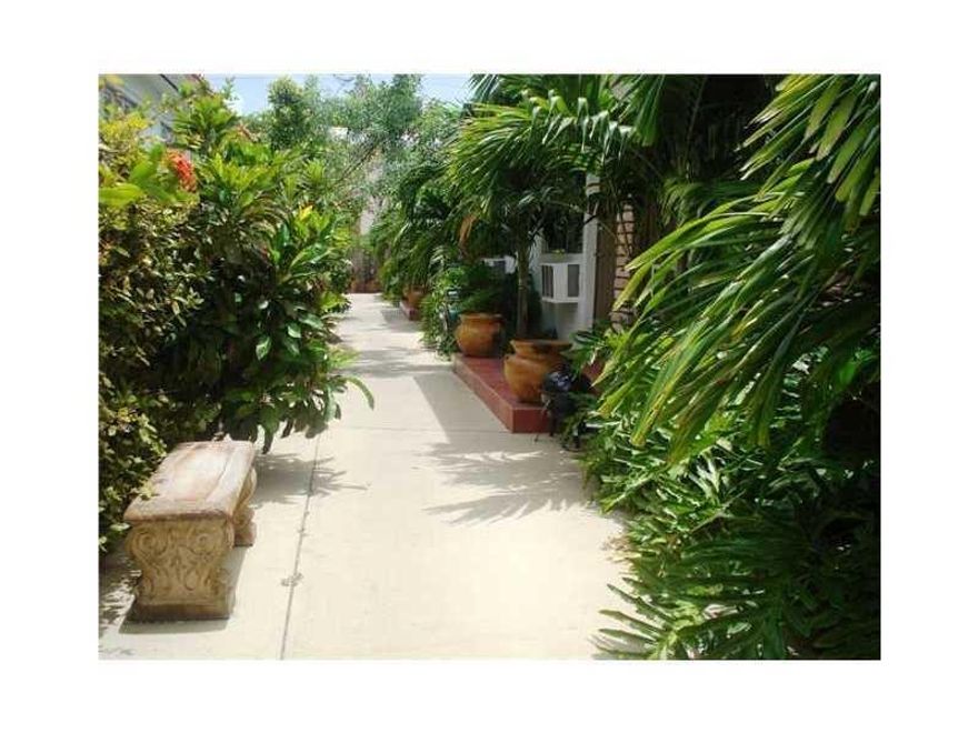 Beautiful one bedroom unit in a well maintained 6 unit building. Walk to the ocean!!! Gated and secure. Tile throughout. Large windows and lots of closets space. Quick move in process.  Laundry facilities available at 736 85st. $395 non-refundable portion of security deposit.