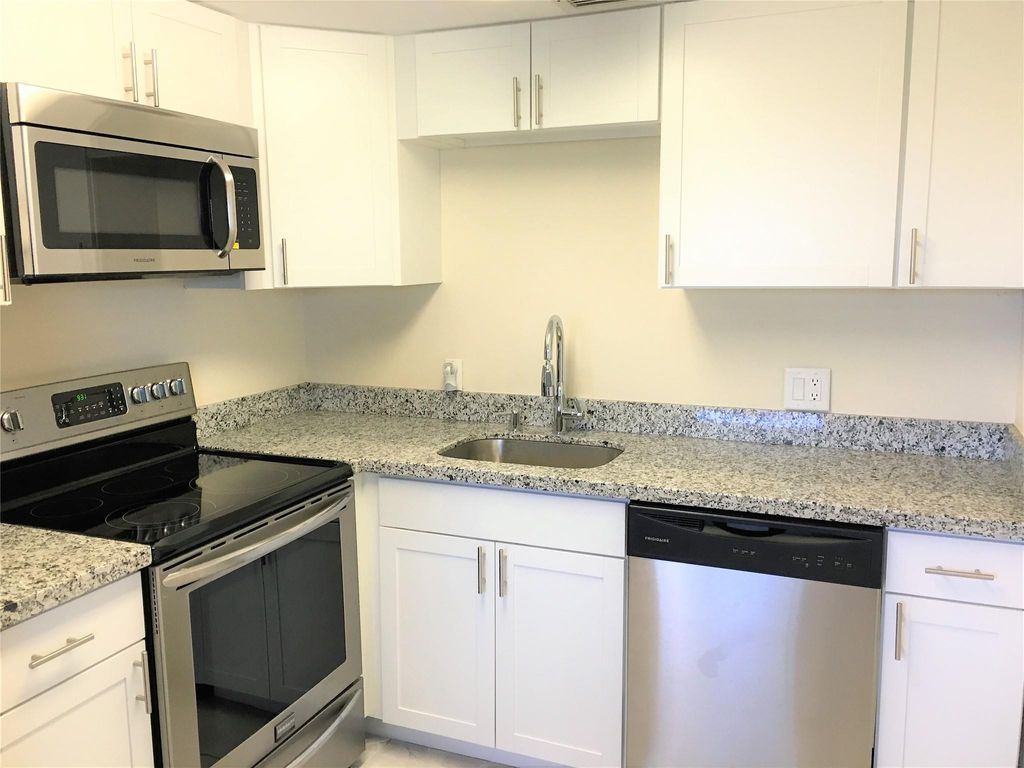 Photo of 551 SW 135th Avenue #405b, Pembroke Pines, FL 33027 (MLS # F10511585)