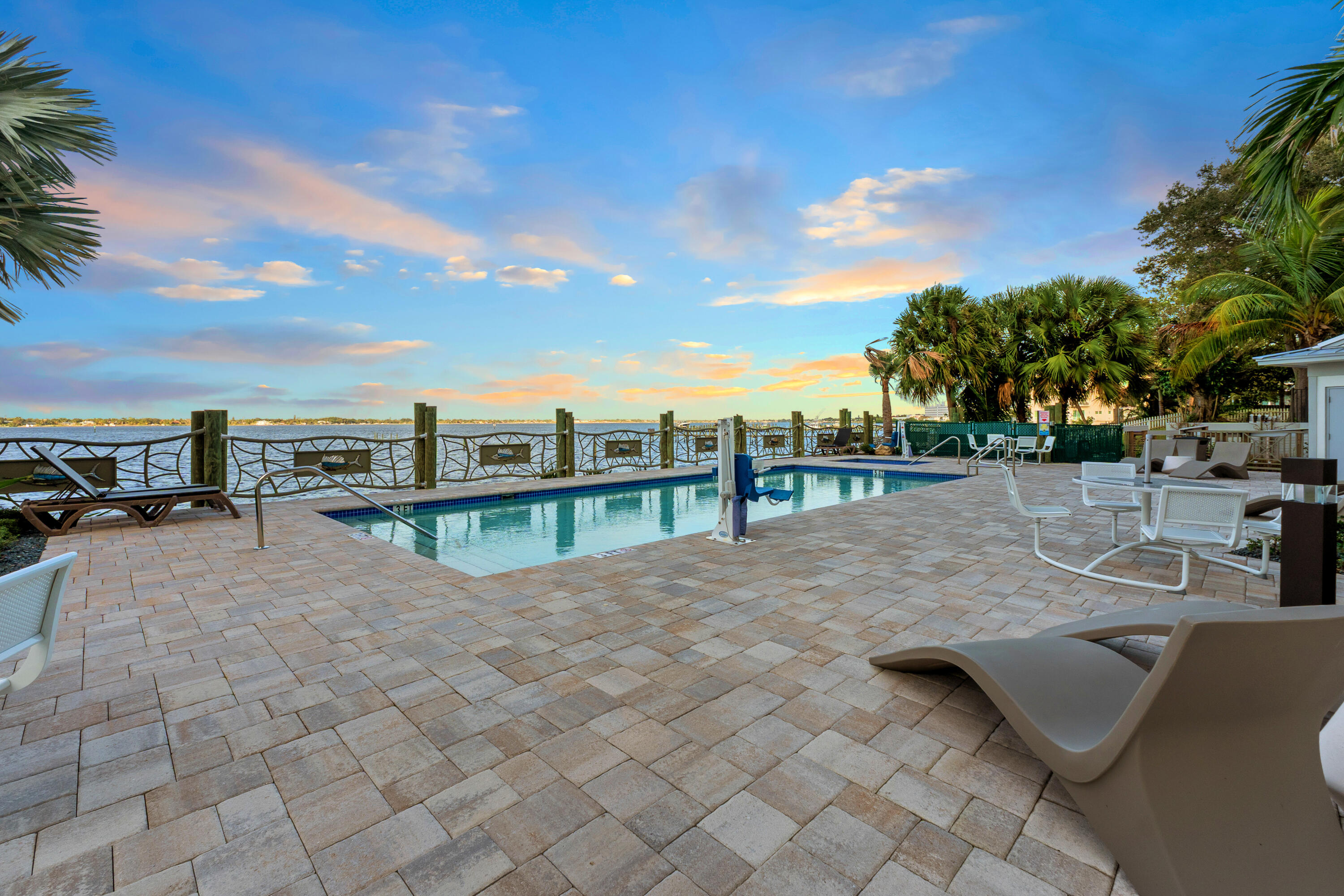SAILFISH COVE CONDOMINIUM - Residential