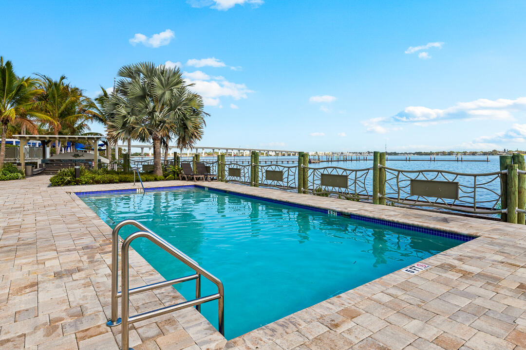 SAILFISH COVE CONDOMINIUM - Residential