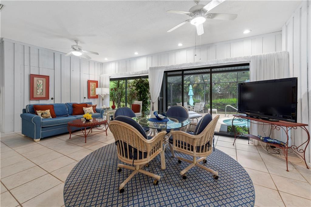 CASTAWAY COVE - Residential Lease