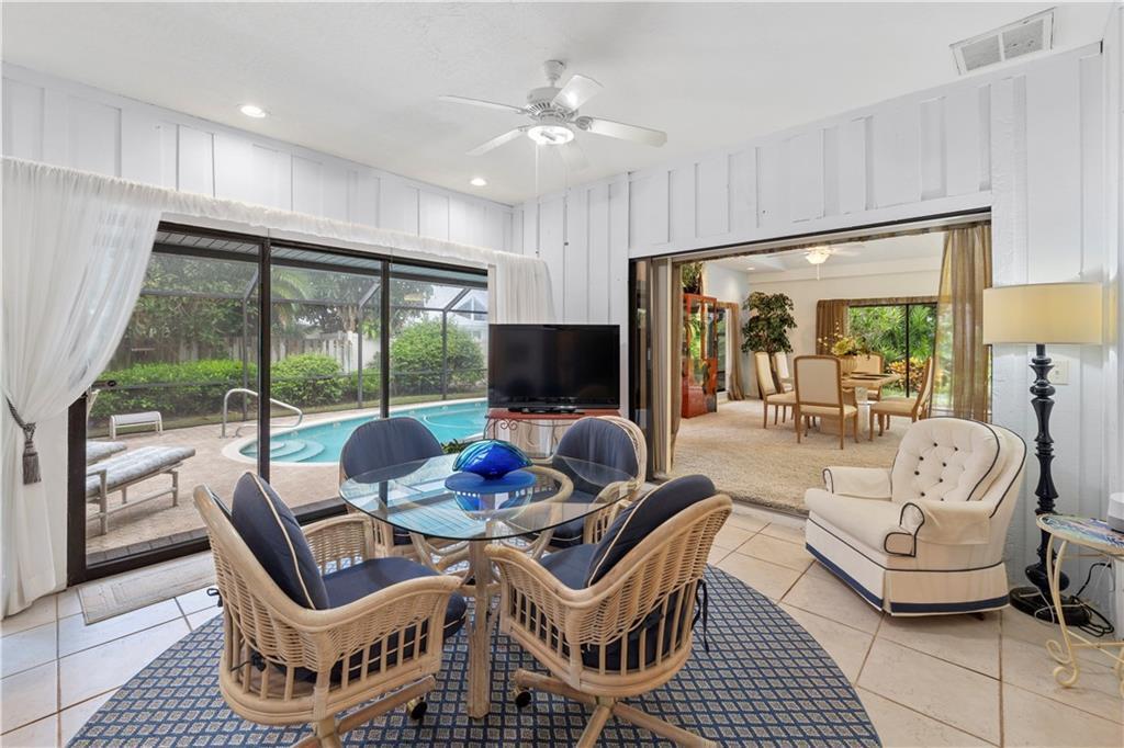 CASTAWAY COVE - Residential Lease