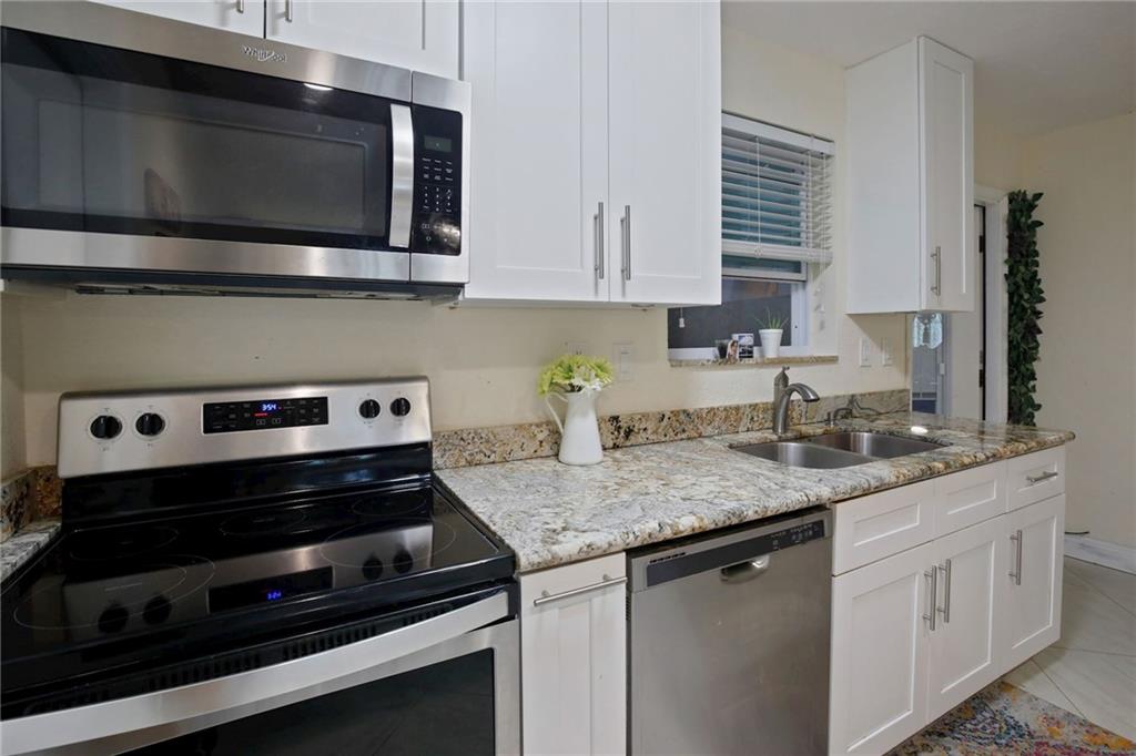 Scott Estates 66-37 B - Residential