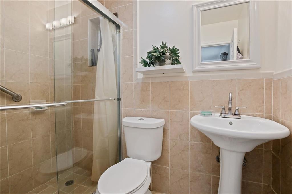 Scott Estates 66-37 B - Residential