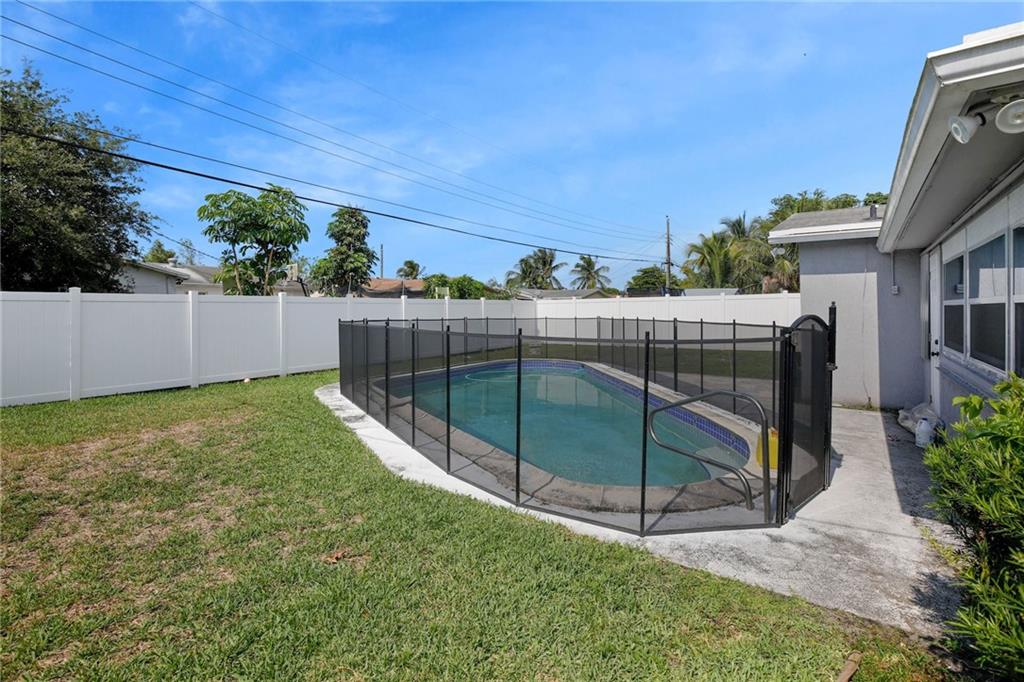 Scott Estates 66-37 B - Residential