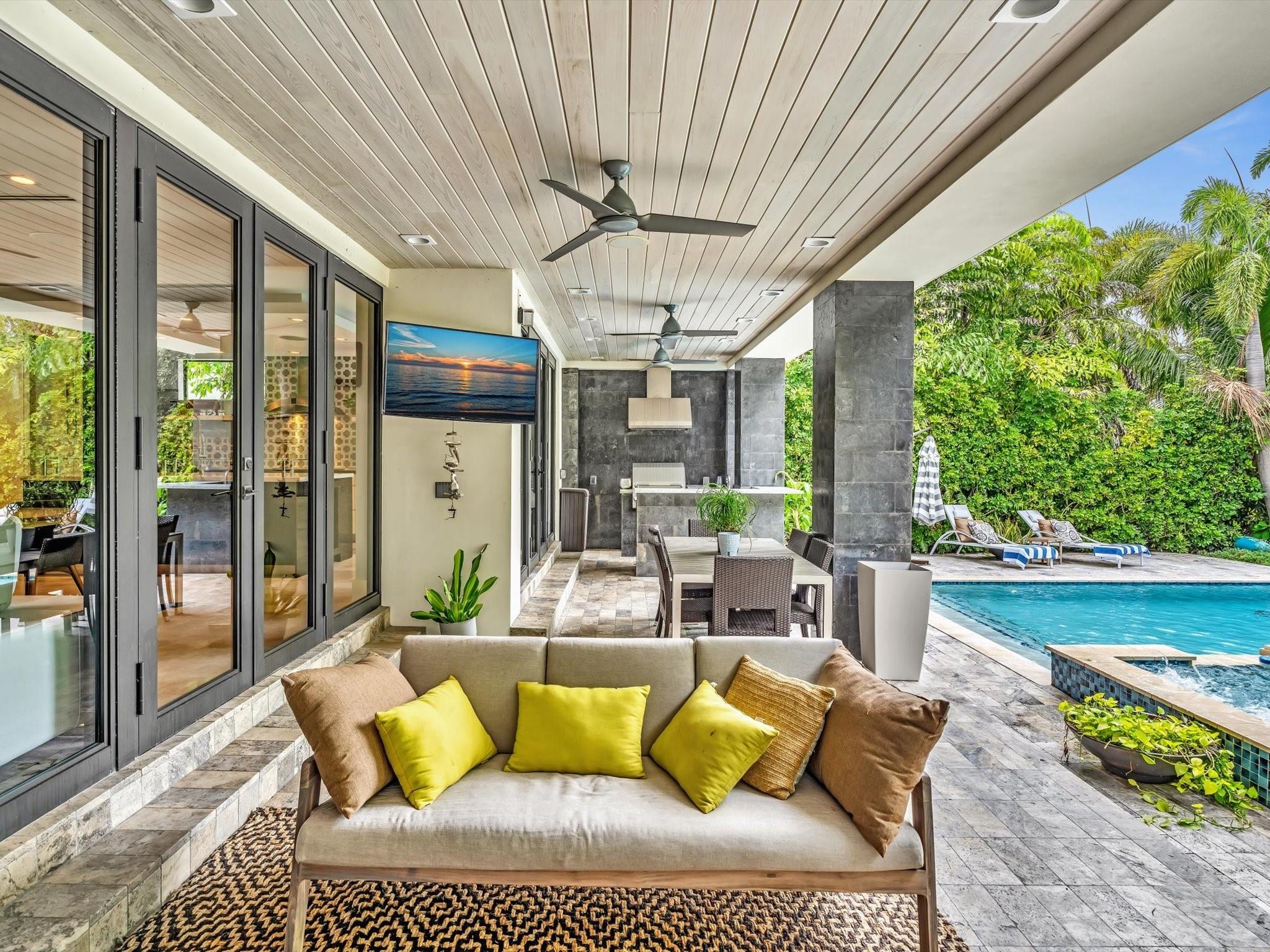 RIO VISTA ISLES - Residential