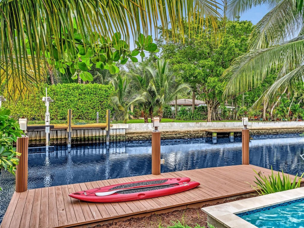 RIO VISTA ISLES - Residential