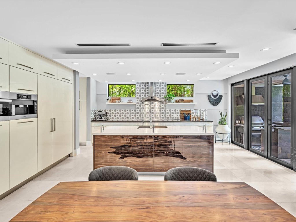 RIO VISTA ISLES - Residential