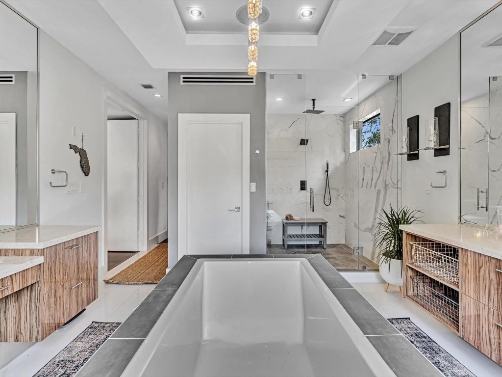 RIO VISTA ISLES - Residential