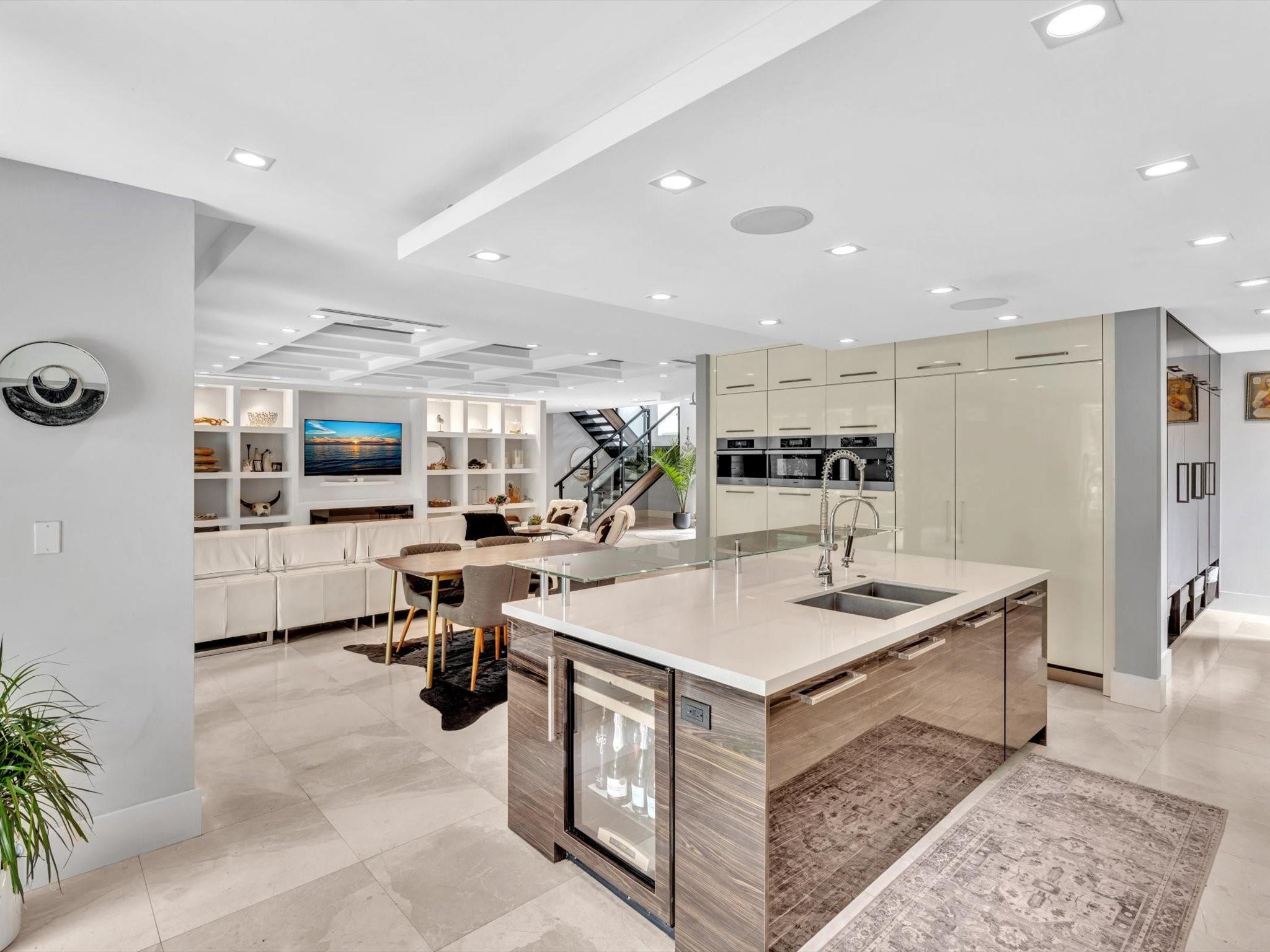 RIO VISTA ISLES - Residential