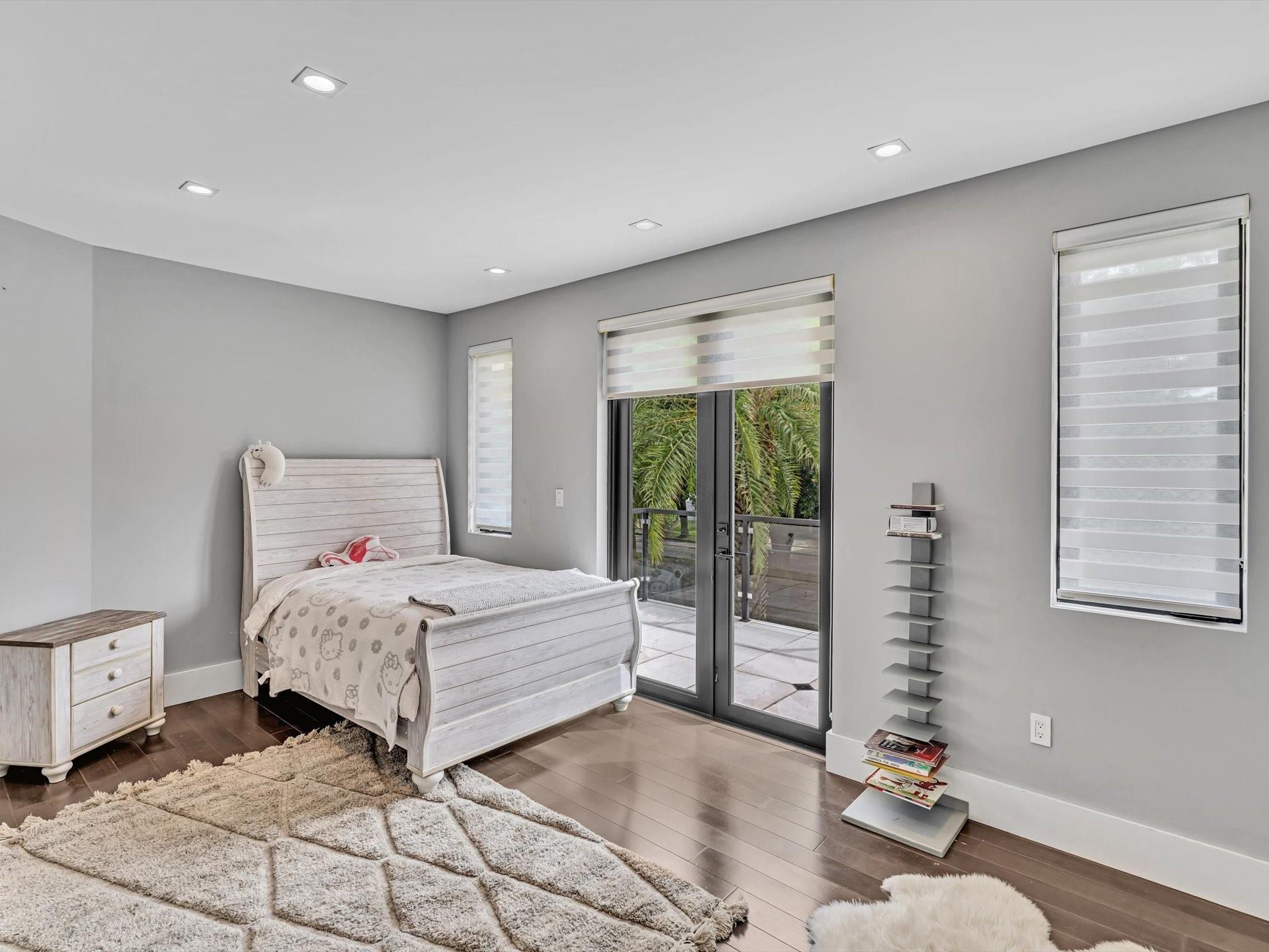 RIO VISTA ISLES - Residential