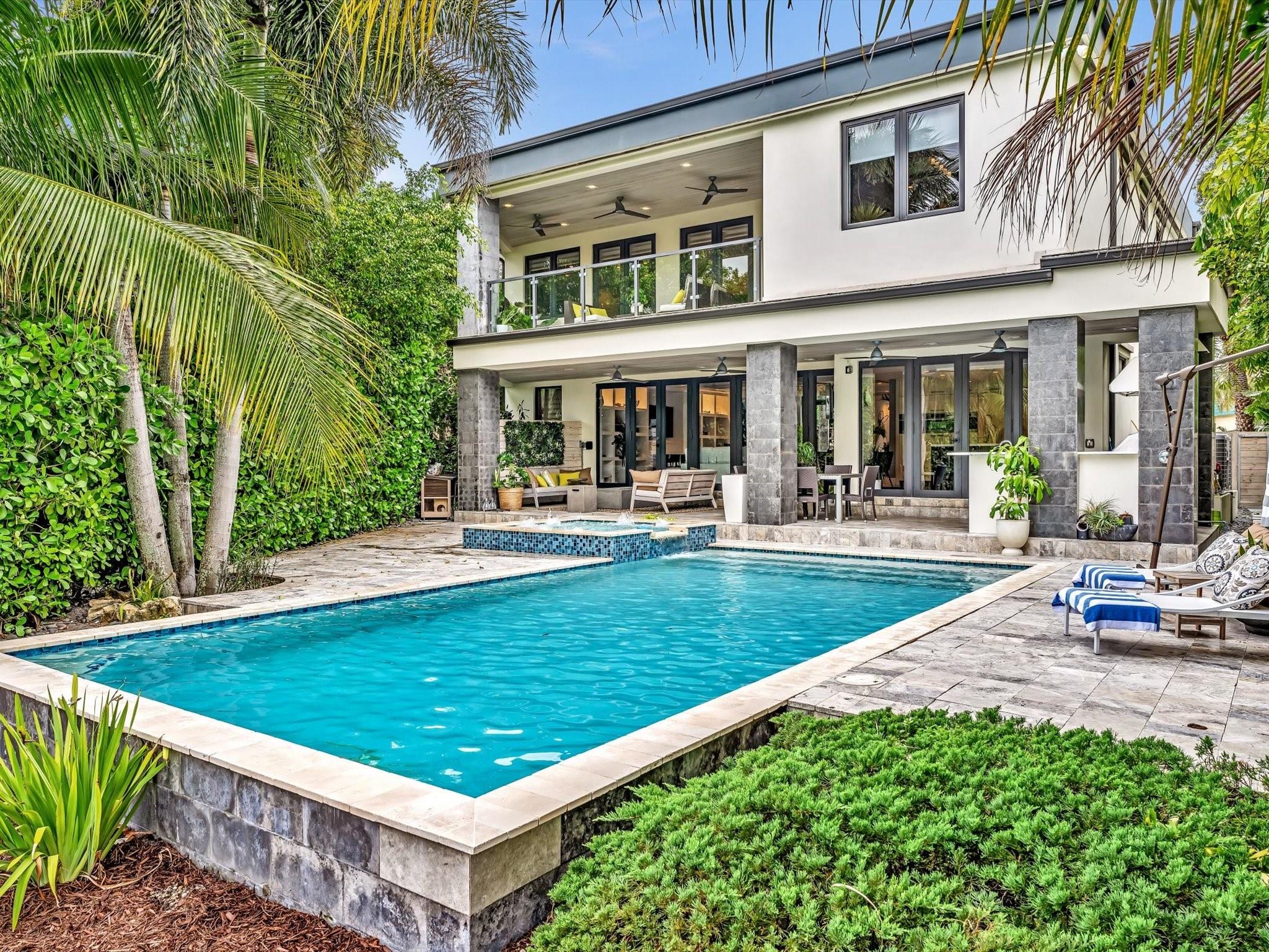 RIO VISTA ISLES - Residential