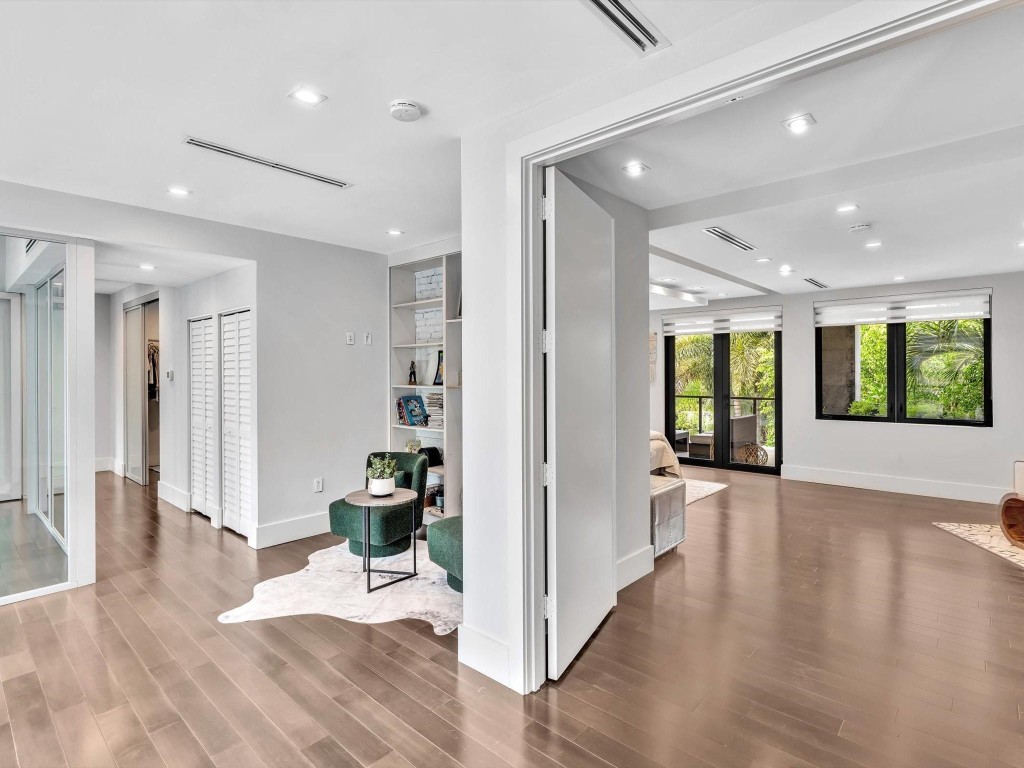 RIO VISTA ISLES - Residential