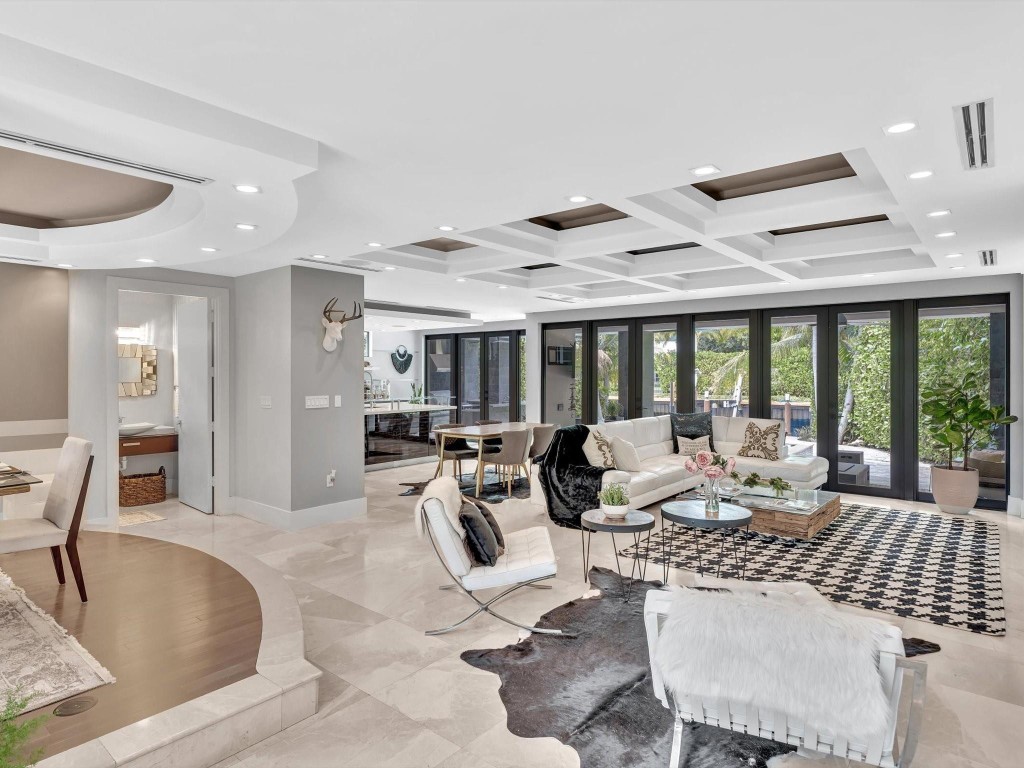 RIO VISTA ISLES - Residential