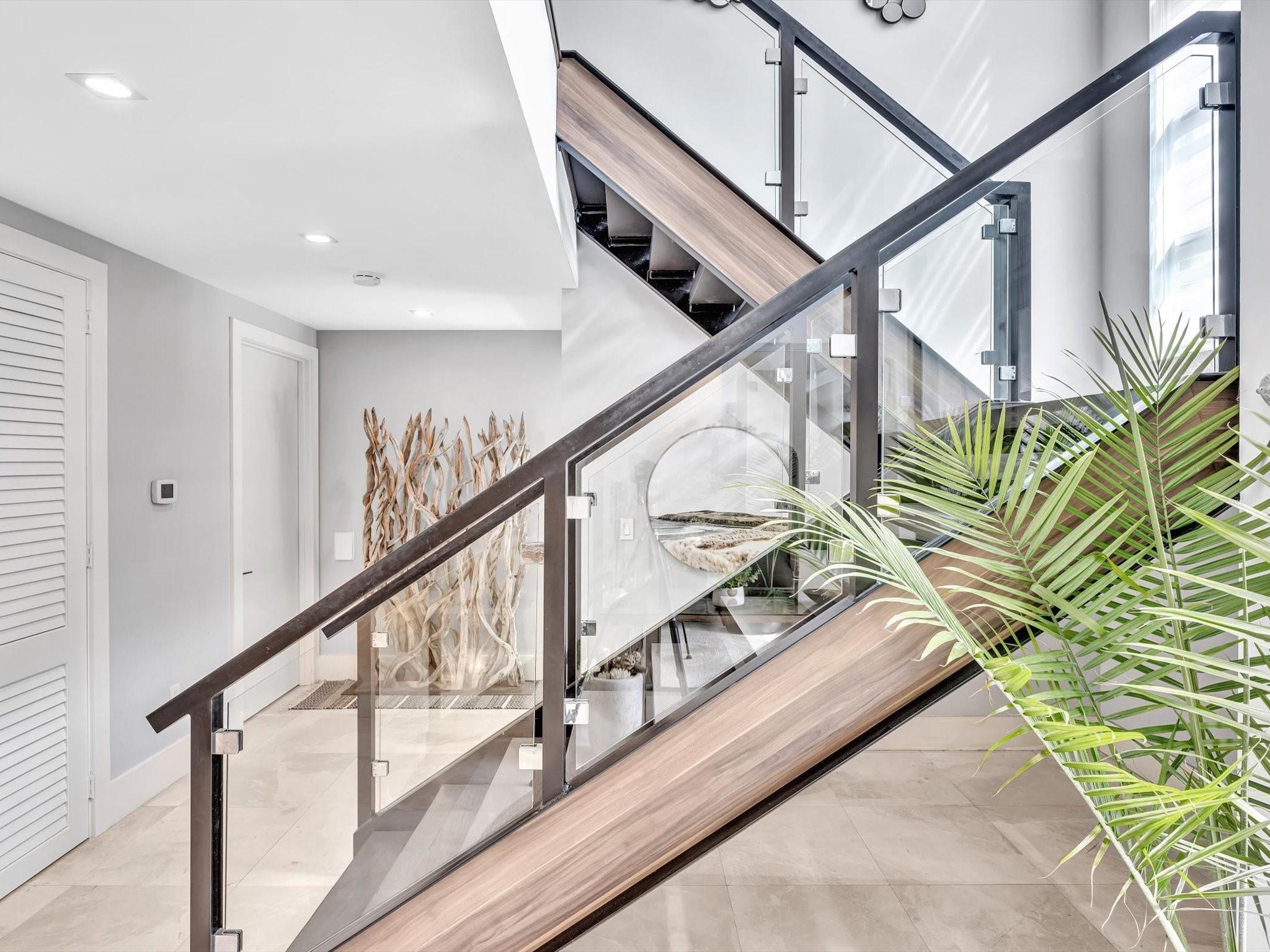 RIO VISTA ISLES - Residential