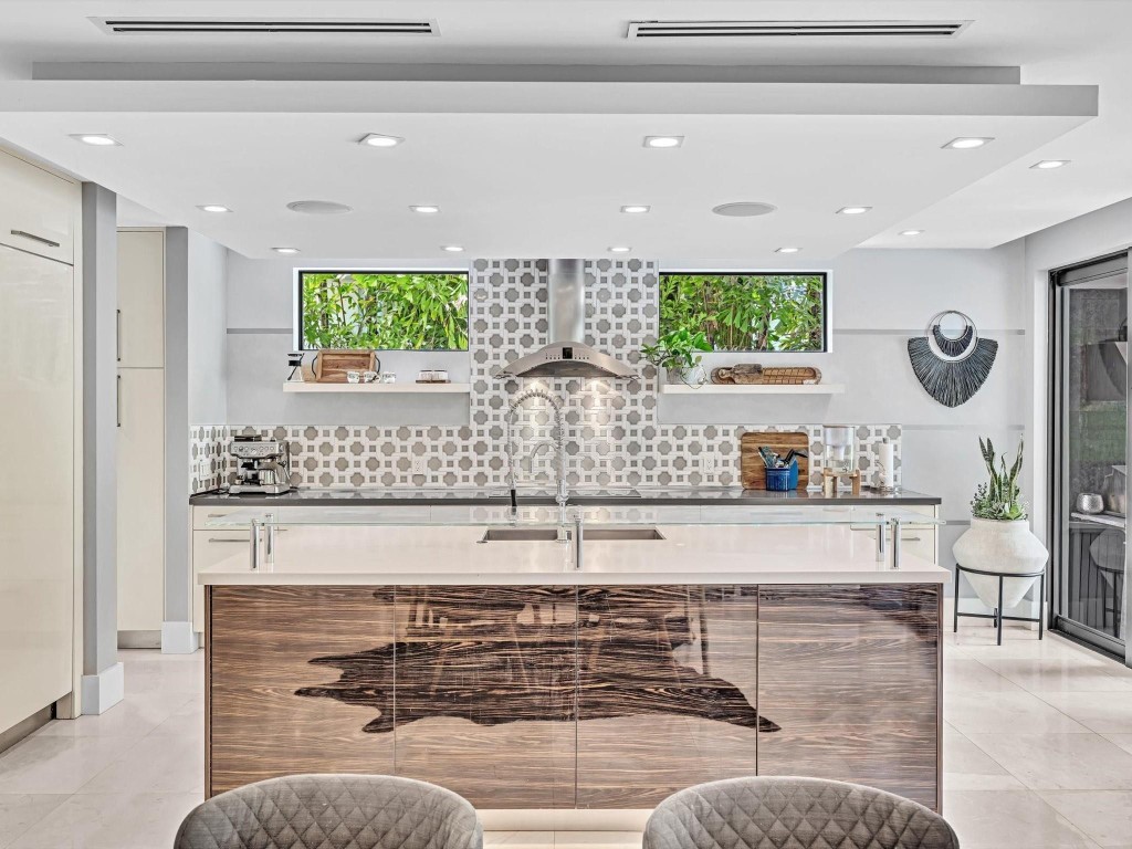 RIO VISTA ISLES - Residential