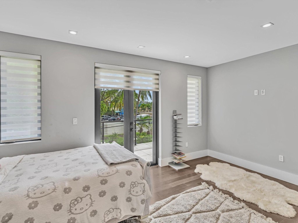 RIO VISTA ISLES - Residential