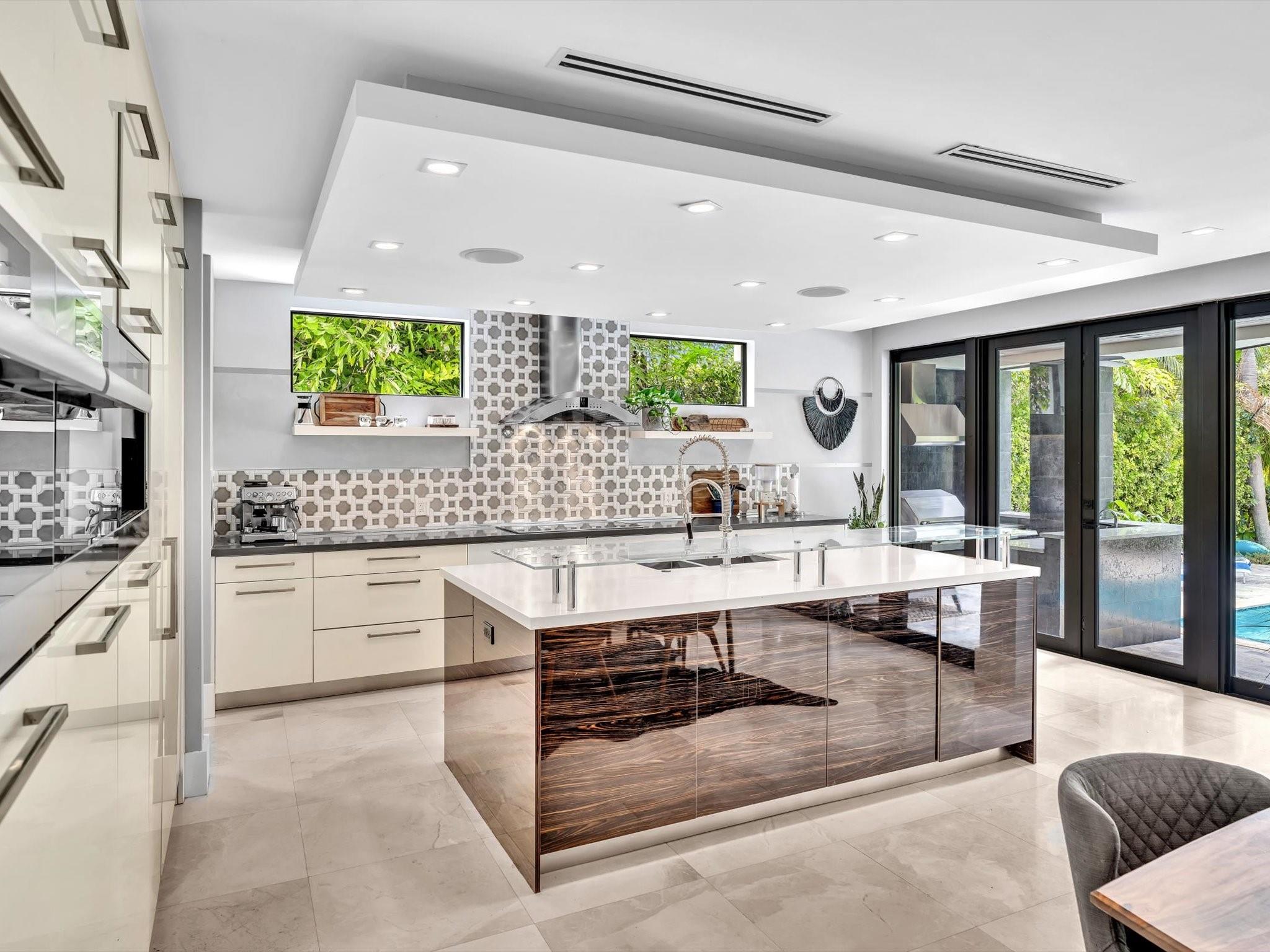 RIO VISTA ISLES - Residential