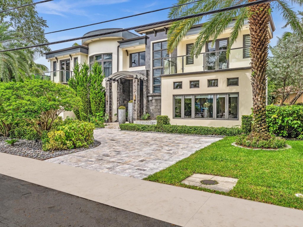 RIO VISTA ISLES - Residential