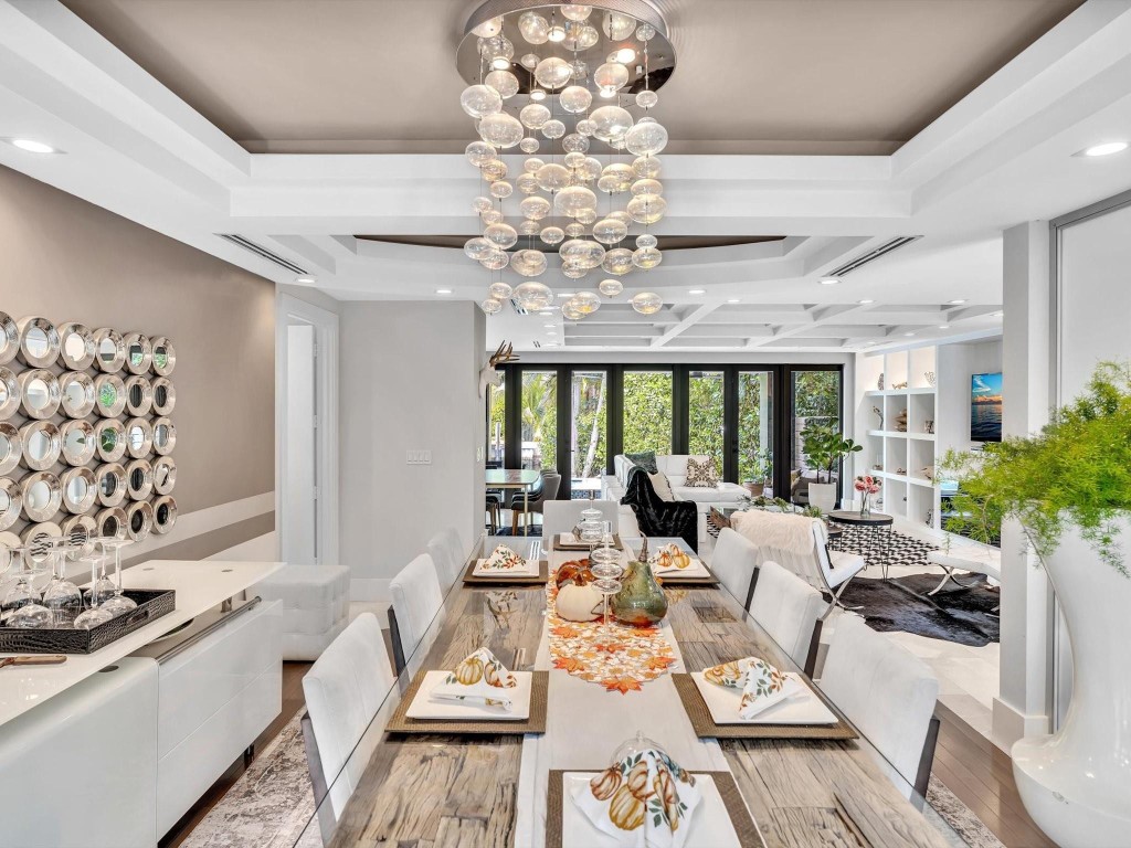 RIO VISTA ISLES - Residential