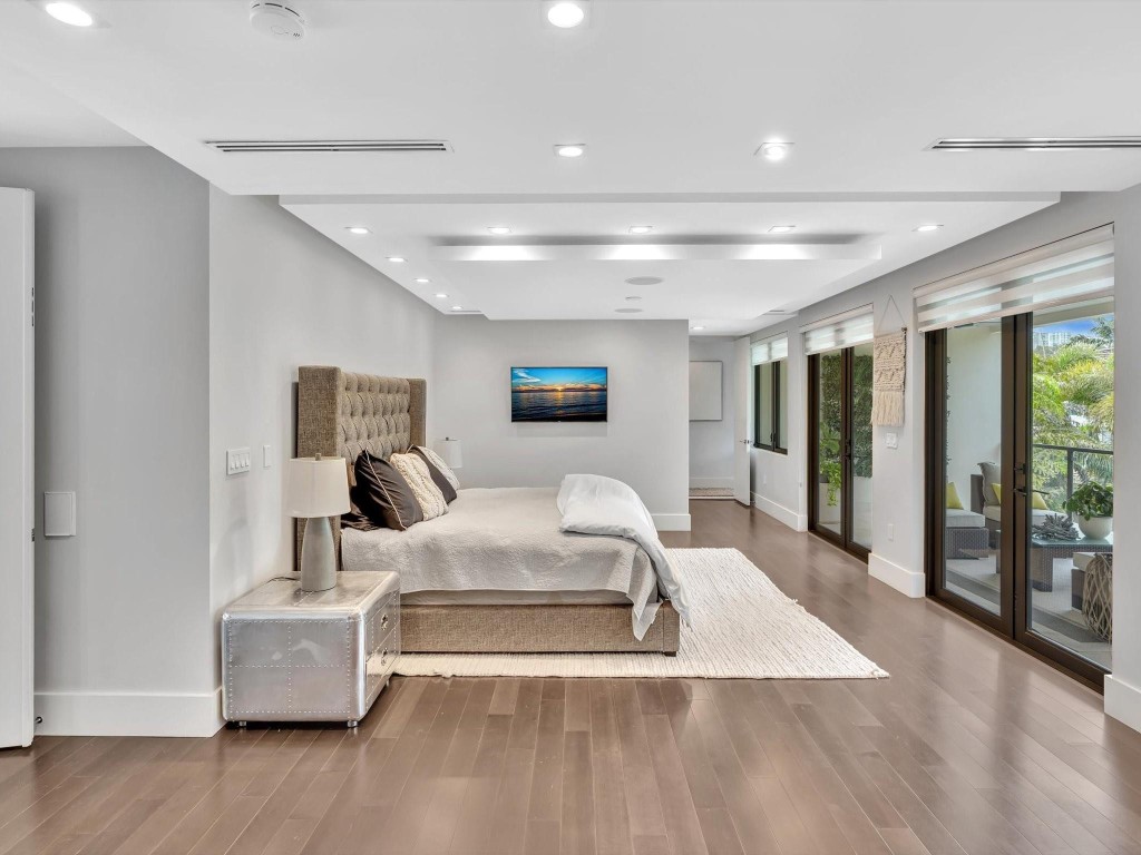 RIO VISTA ISLES - Residential