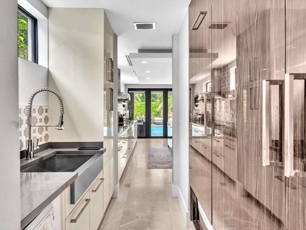 RIO VISTA ISLES - Residential