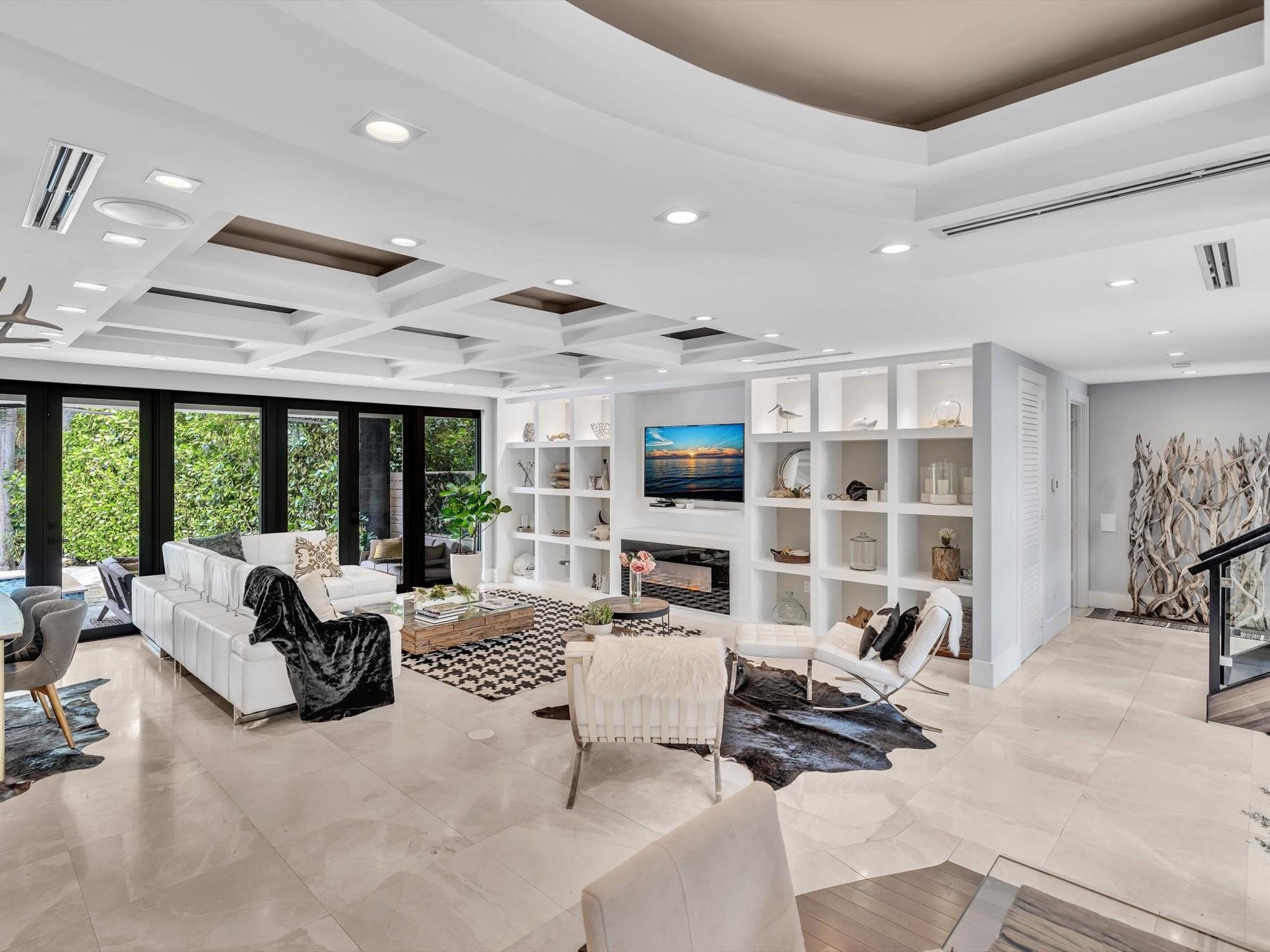 RIO VISTA ISLES - Residential