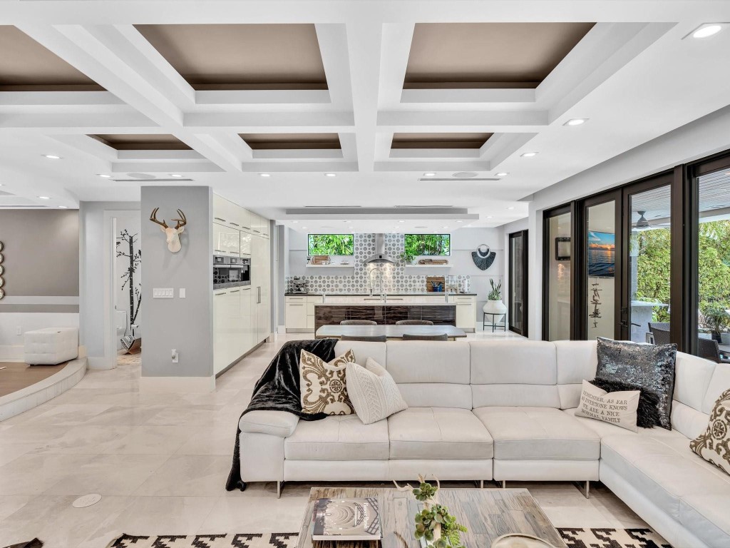 RIO VISTA ISLES - Residential