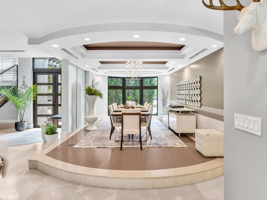 RIO VISTA ISLES - Residential