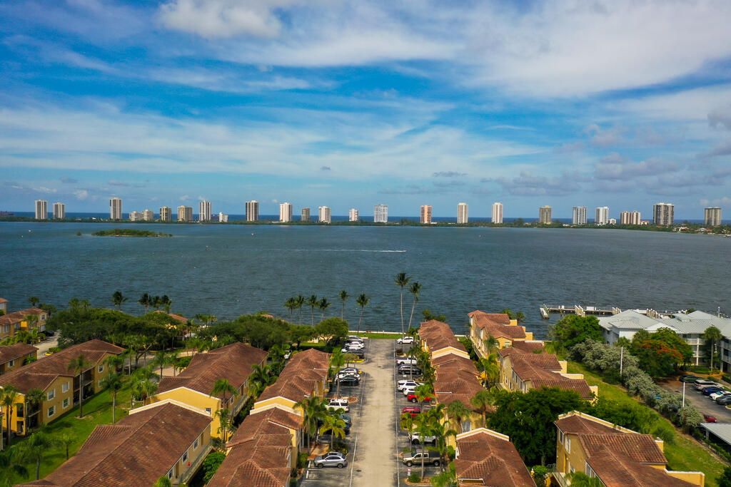 BAY REACH CONDO - Residential