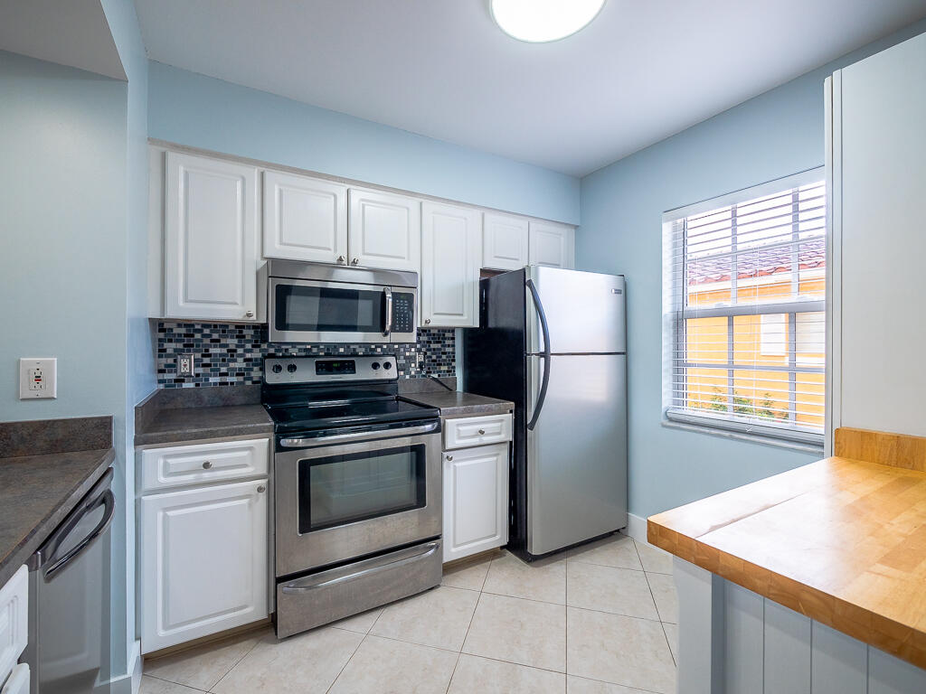 BAY REACH CONDO - Residential