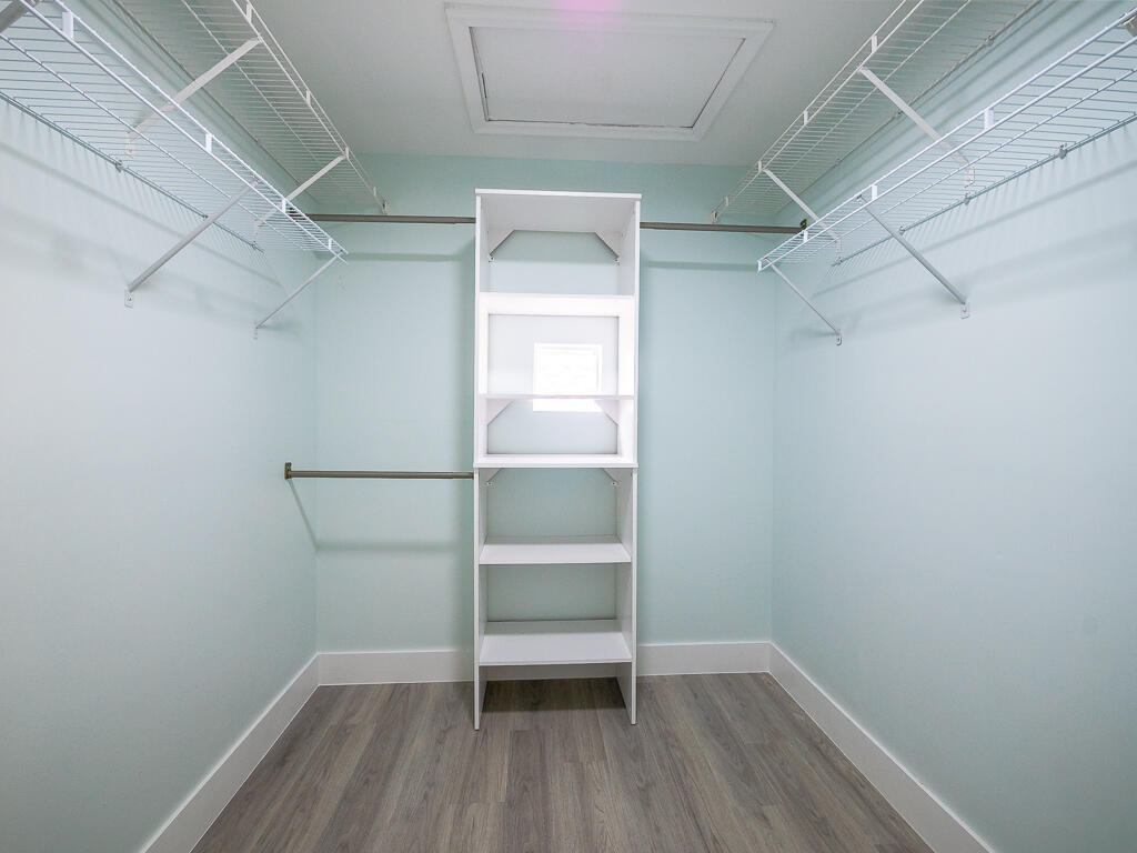 BAY REACH CONDO - Residential