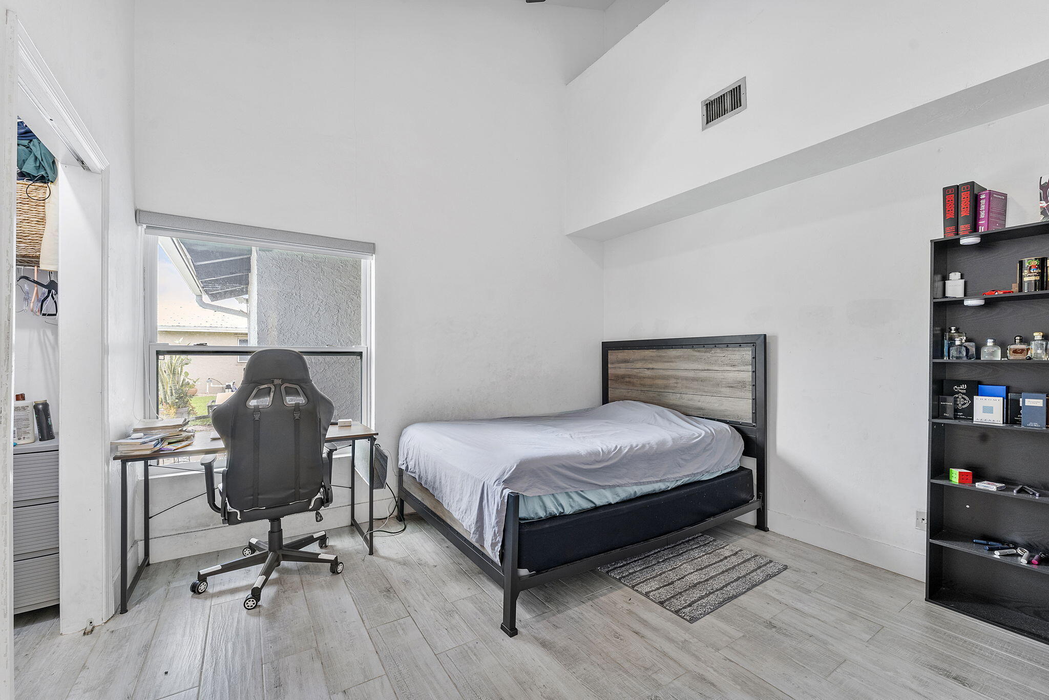 BOCA TEECA SEC 5 - Residential Lease