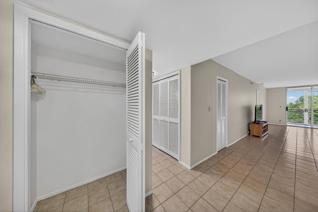 Photo of 3503 Oaks Way #505, Pompano Beach, FL 33069 (MLS # B26028439)