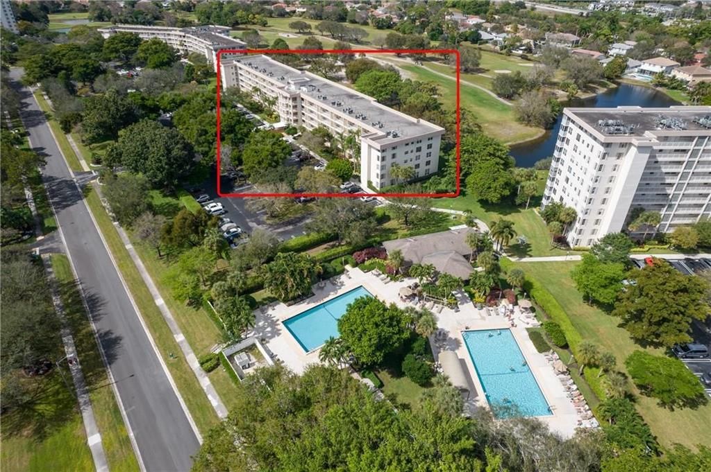 Photo of 3503 Oaks Way #505, Pompano Beach, FL 33069 (MLS # B26028439)