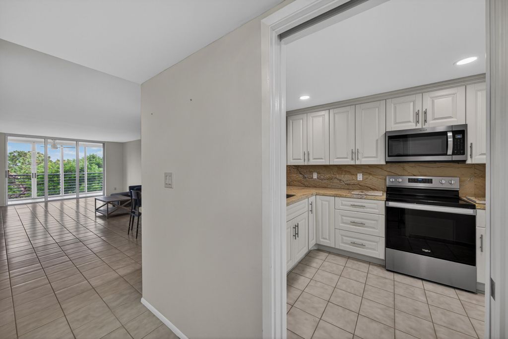 Photo of 3503 Oaks Way #505, Pompano Beach, FL 33069 (MLS # B26028439)