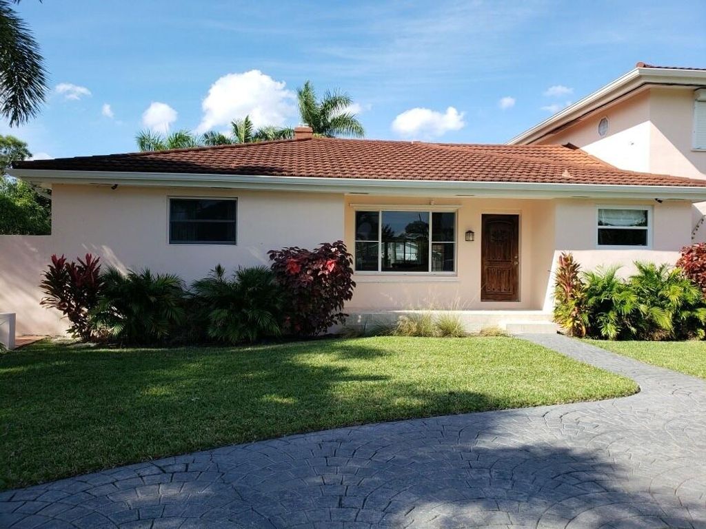 Photo of 383 Pine Way Trail, West Palm Beach, FL 33406 (MLS # F10429296)