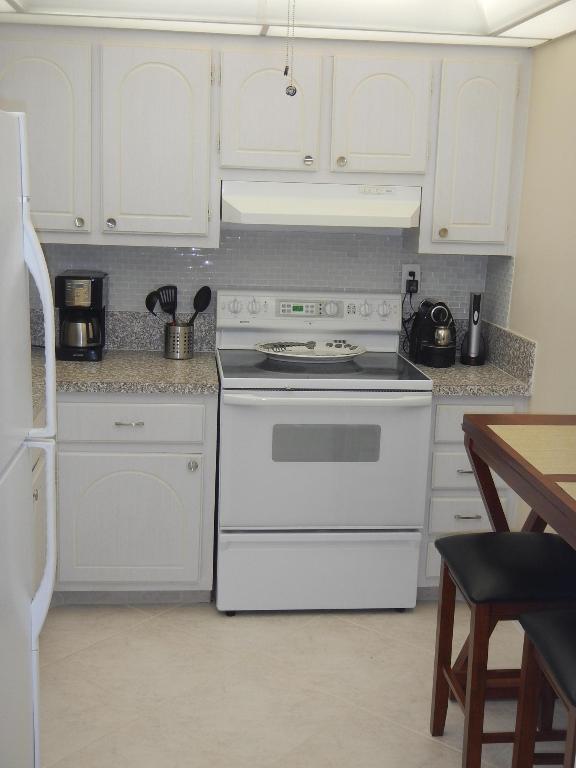 AMBASSADORS V NORTH CONDO - Residential Lease