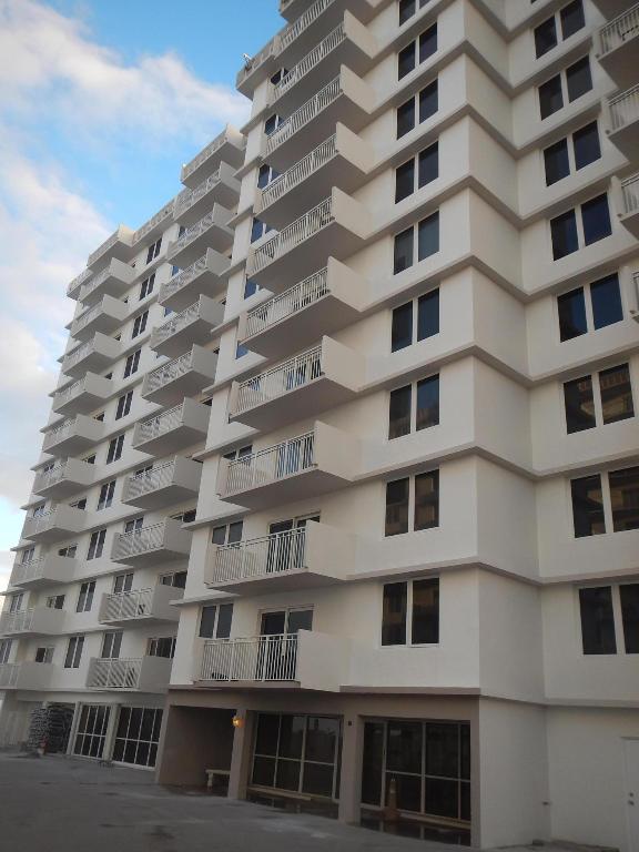 AMBASSADORS V NORTH CONDO - Residential Lease