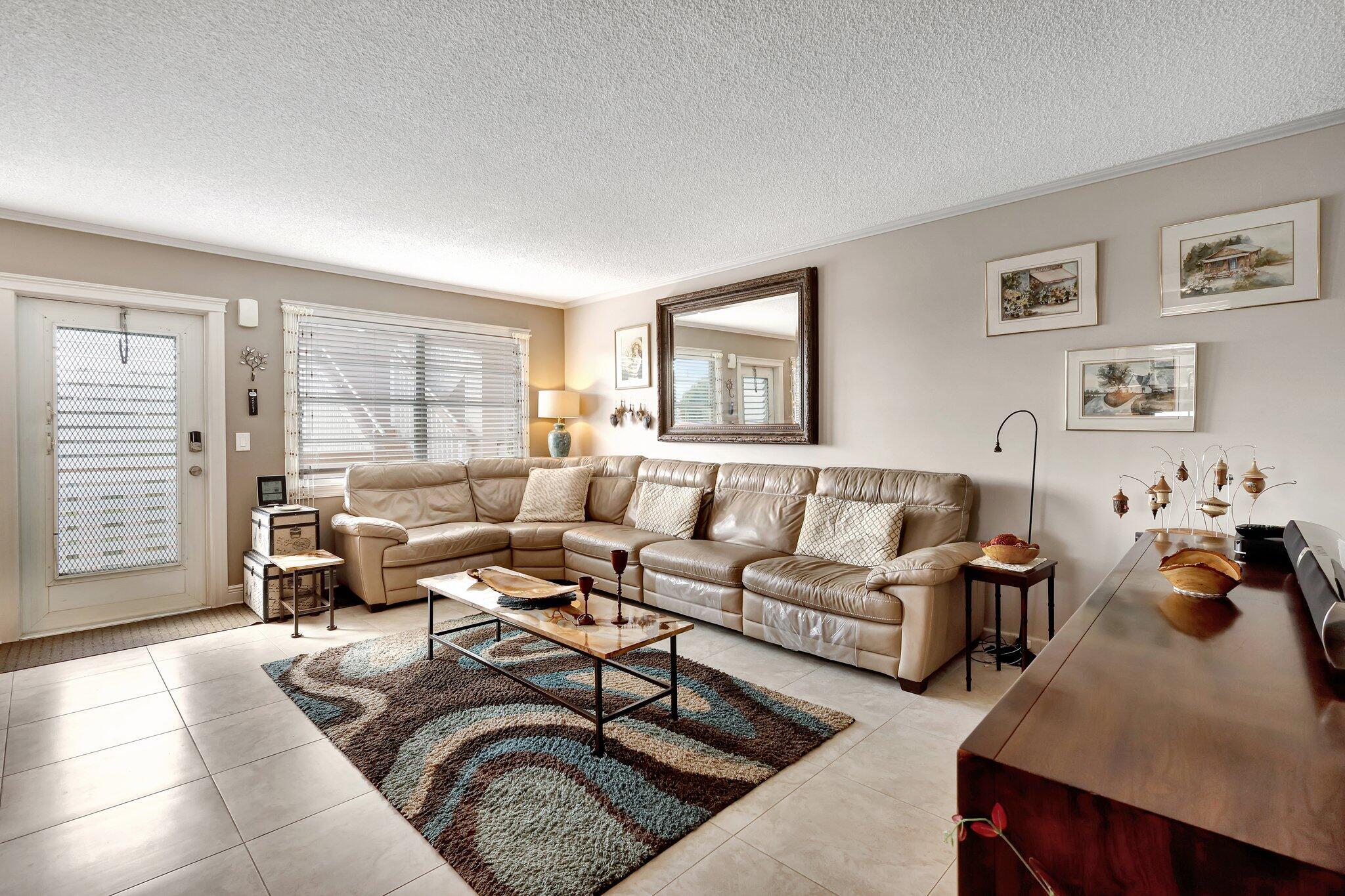 373 WELLINGTON J