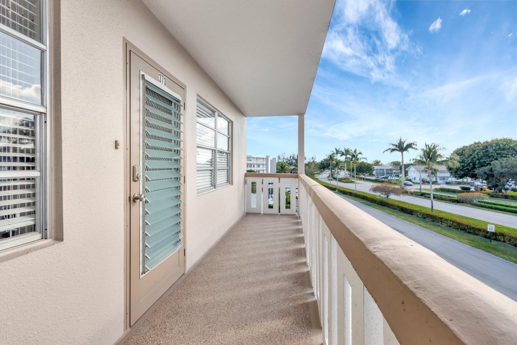 Photo of 373 WELLINGTON J, West Palm Beach, FL 33417 (MLS # B26093770)