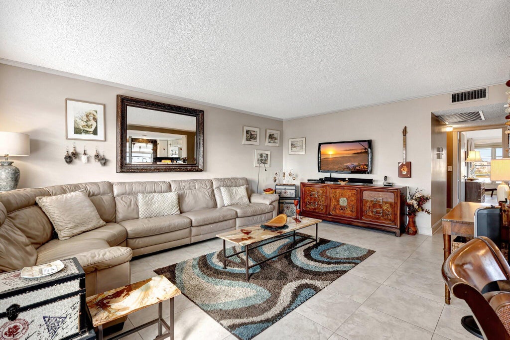 Photo of 373 WELLINGTON J, West Palm Beach, FL 33417 (MLS # B26093770)