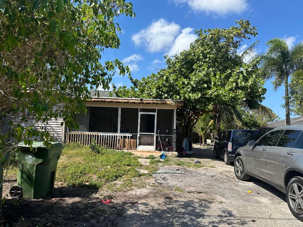 Photo of 4255 Narcissus Avenue, Lake Worth Beach, FL 33461 (MLS # R10977552)