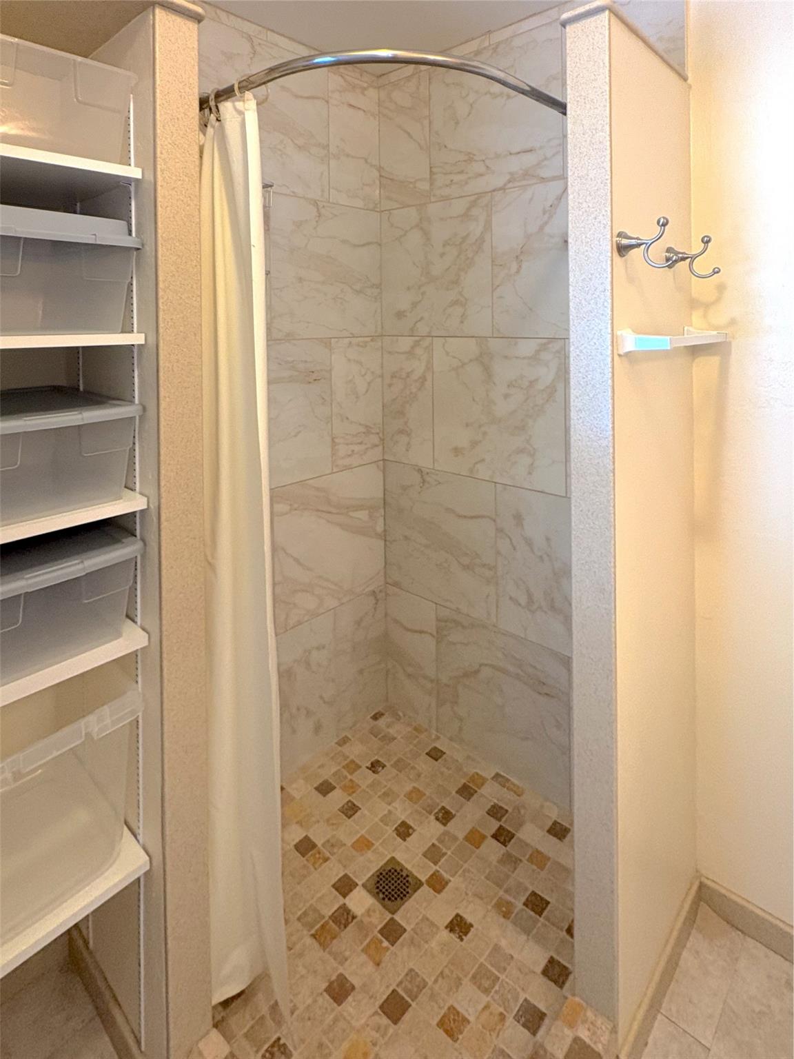 Las Olas Park Corr 6-12 B - Residential Lease